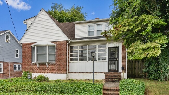 16 Boxwood Rd