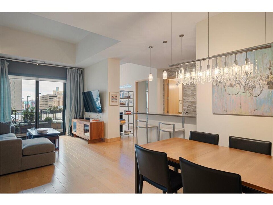 100 3rd Ave S in Minneapolis, MN - Building Photo