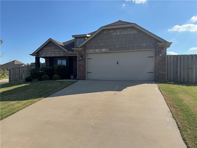 property at 1001 Tulip St