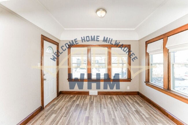 1721 S 72nd St in West Allis, WI - Building Photo - Building Photo