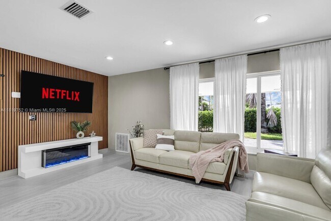 1540 SE 23rd Ave in Pompano Beach, FL - Building Photo - Building Photo