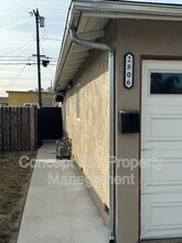 2804 W Bennett St in Compton, CA - Foto de edificio - Building Photo