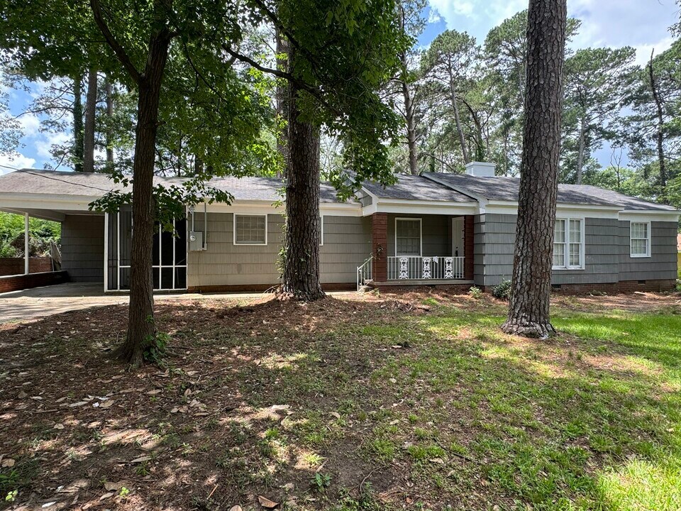 329 Pine Ridge Rd in Jackson, MS - Building Photo