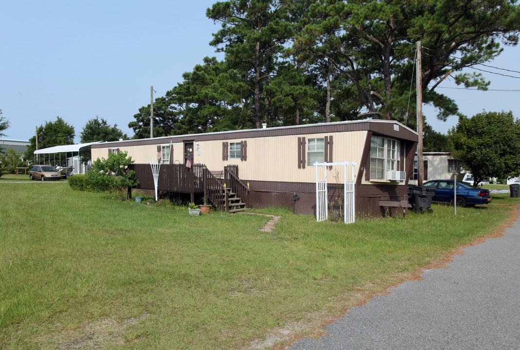 Rustic Mobile Home Park in Southport, NC - Building Photo