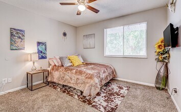 Continental Park Apartments in Tallahassee, FL - Foto de edificio - Building Photo
