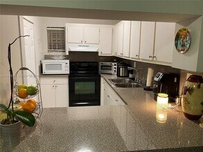 1890 W 56th St in Hialeah, FL - Building Photo - Building Photo