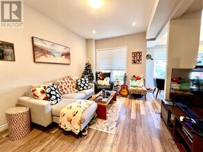 19 Pim Ln in Hamilton, ON - Building Photo - Building Photo