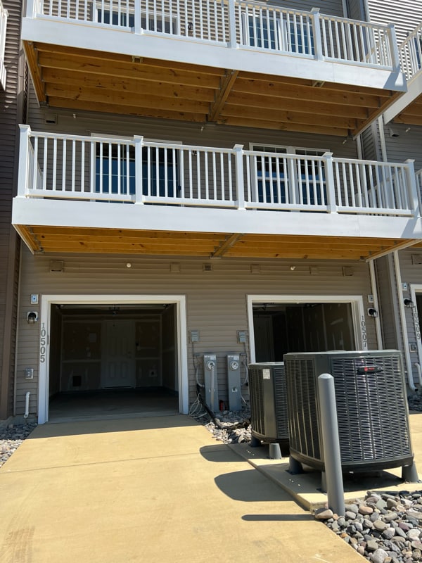 10505 Neil Armstrong Way in Lanham, MD - Foto de edificio - Building Photo