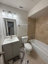 12033 Alafaya Woods Ct in Orlando, FL - Building Photo - Building Photo