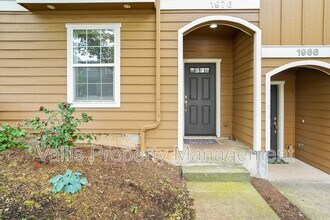 1976 Hawksview Ave SE in Salem, OR - Building Photo - Building Photo