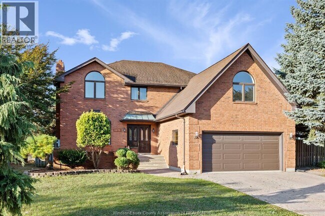property at 4478 Villa Paradiso Cres