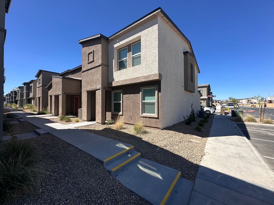 4925 Fern Mesa Ave in Las Vegas, NV - Building Photo