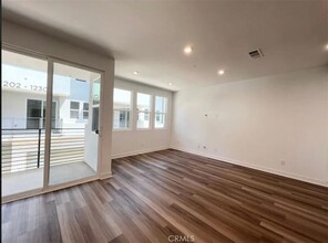 1306 W Cara Dr, Unit G-G203 in Anaheim, CA - Building Photo - Building Photo