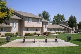 Caliente Creek in Arvin, CA - Building Photo