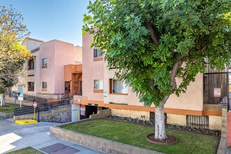 210 Garfield in Glendale, CA - Foto de edificio - Building Photo