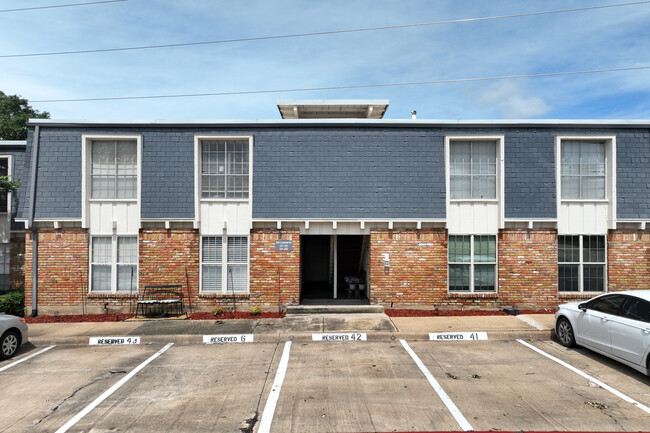 The Knoll on Canyon Creek in Richardson, TX - Foto de edificio - Building Photo