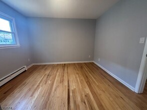 34 Warman St in Montclair, NJ - Building Photo - Building Photo