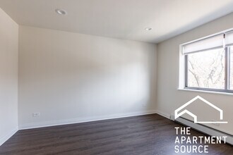 6970 N Sheridan Rd, Unit 421 in Chicago, IL - Building Photo - Building Photo