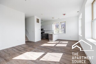 2714 W North Ave, Unit 206 in Chicago, IL - Building Photo - Building Photo