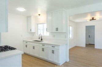 1218 6th St in Redlands, CA - Foto de edificio - Building Photo