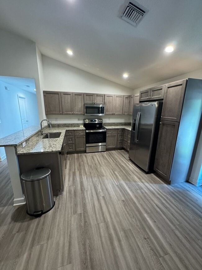 2300 86th Dr in Vero Beach, FL - Building Photo - Building Photo