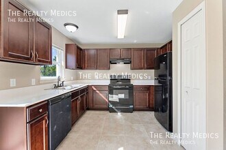 83 Guava Pass in Ocklawaha, FL - Building Photo - Building Photo