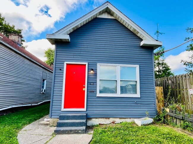 property at 1770 W Oak St