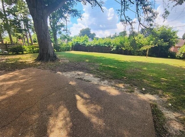 555 Byron Dr in Memphis, TN - Building Photo - Building Photo