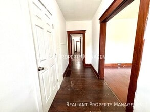 1814 Cordova Ave in North College Hill, OH - Building Photo - Building Photo