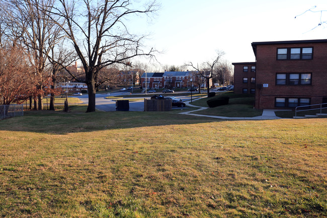 Stratford Apartments in Baltimore, MD - Building Photo - Building Photo