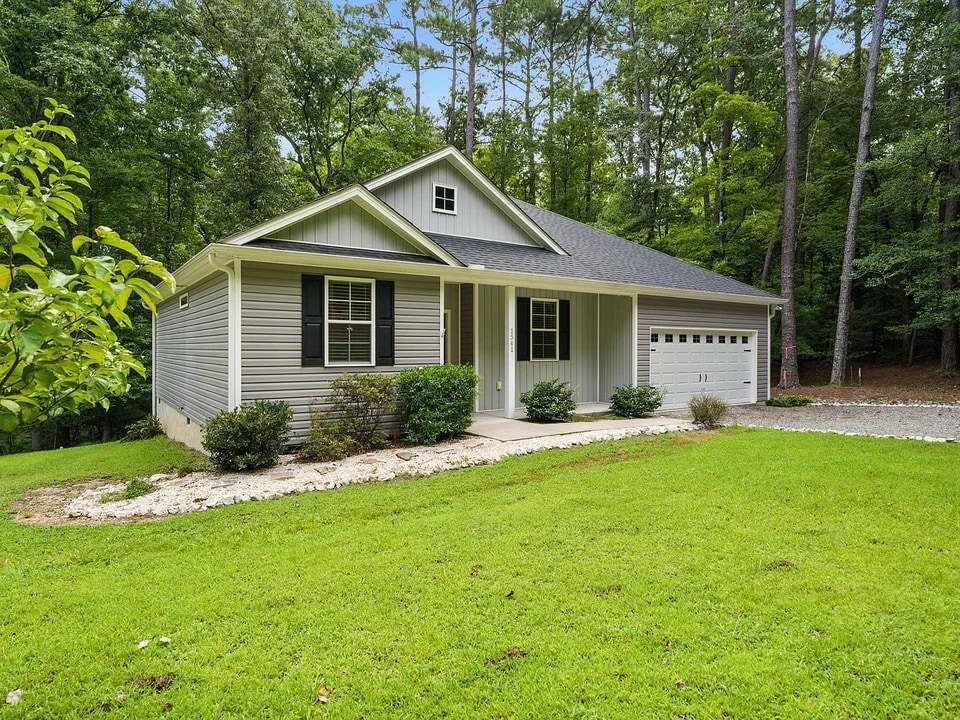 1541 Louisiana Ln in Sanford, NC - Foto de edificio
