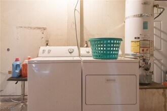 7250 Hardtack Cir in Las Vegas, NV - Building Photo - Building Photo