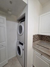 17100 N Bay Rd, Unit 1311 in Sunny Isles Beach, FL - Foto de edificio - Building Photo