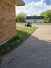 1217 SW Wisconsin Ave in Lawton, OK - Foto de edificio - Building Photo