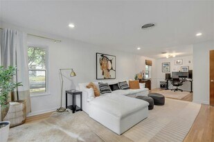 1500 Northridge Dr in Austin, TX - Building Photo