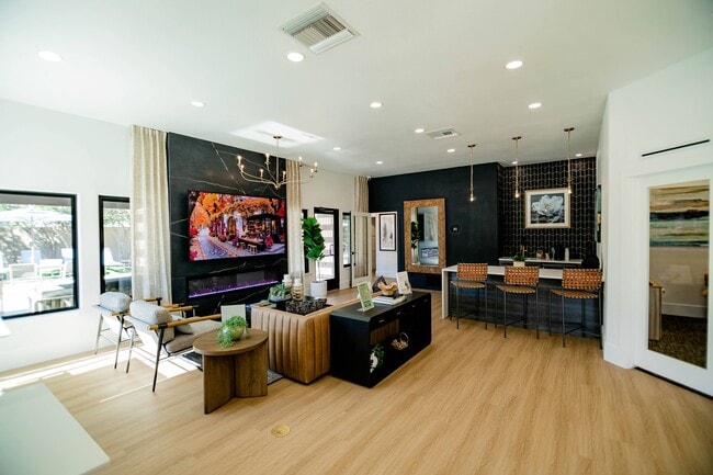 Luma Apartments in Tucson, AZ - Foto de edificio - Building Photo