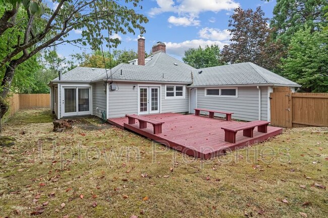 property at 9520 SW Cypress St