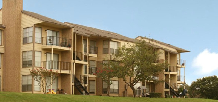 Westdale Hills Oakmont in Euless, TX - Building Photo