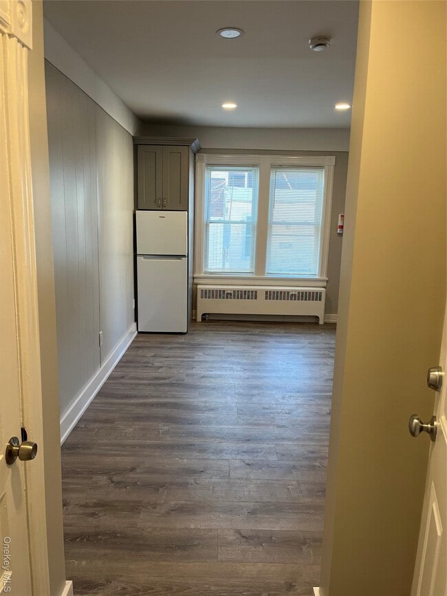 property at 23 Collegeview Ave
