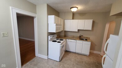 6210 N Washington Blvd in Indianapolis, IN - Building Photo - Building Photo