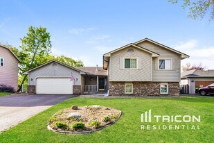 15307 67th Pl N in Osseo, MN - Building Photo
