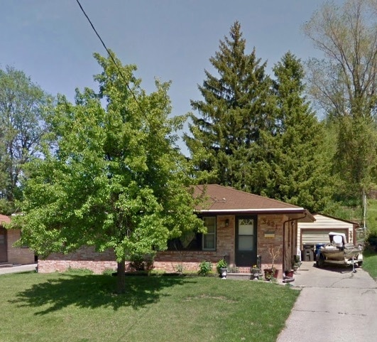 property at 3421 Fairlane Dr