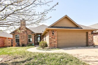 9016 NW 75th St in Yukon, OK - Building Photo - Building Photo