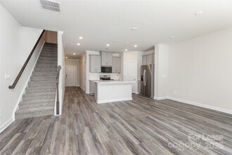 4135 Smt Wds Dr in Charlotte, NC - Building Photo - Building Photo