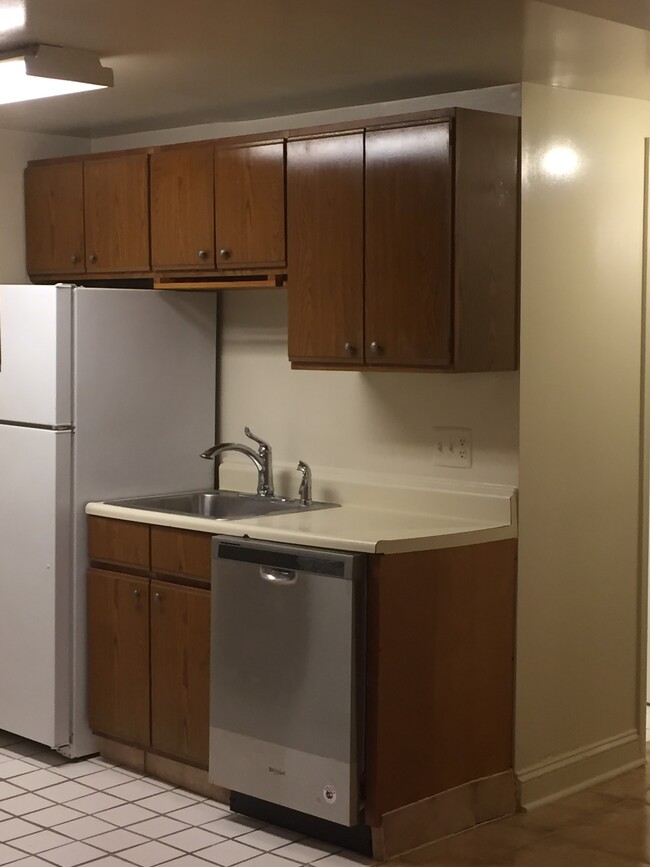 1304 Kenyon St NW in Washington, DC - Building Photo - Building Photo