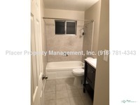 242 Breuner Dr photo'