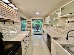 8740 Roswell Rd in Sandy Springs, GA - Building Photo - Building Photo