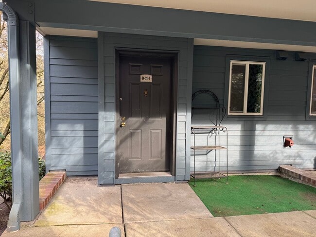 15805 Waynita Way NE in Bothell, WA - Building Photo - Building Photo