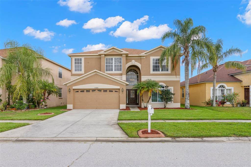 11303 Village Brook Dr in Riverview, FL - Building Photo