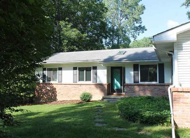 473 Fairwood Dr in Pinckney, MI - Building Photo - Building Photo